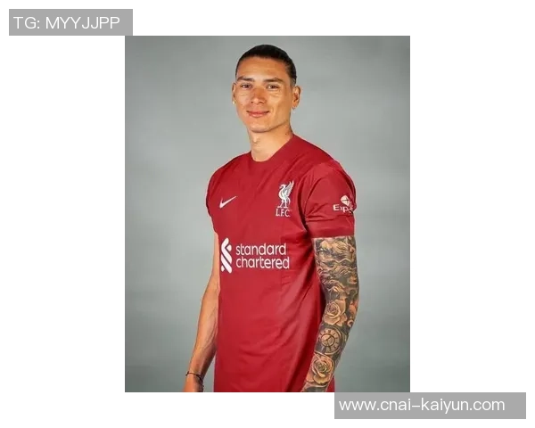 努涅斯在赛季中的惊艳表现引发球迷热议与媒体关注 努涅斯在赛季中的惊艳表现引发球迷热议与媒体关注